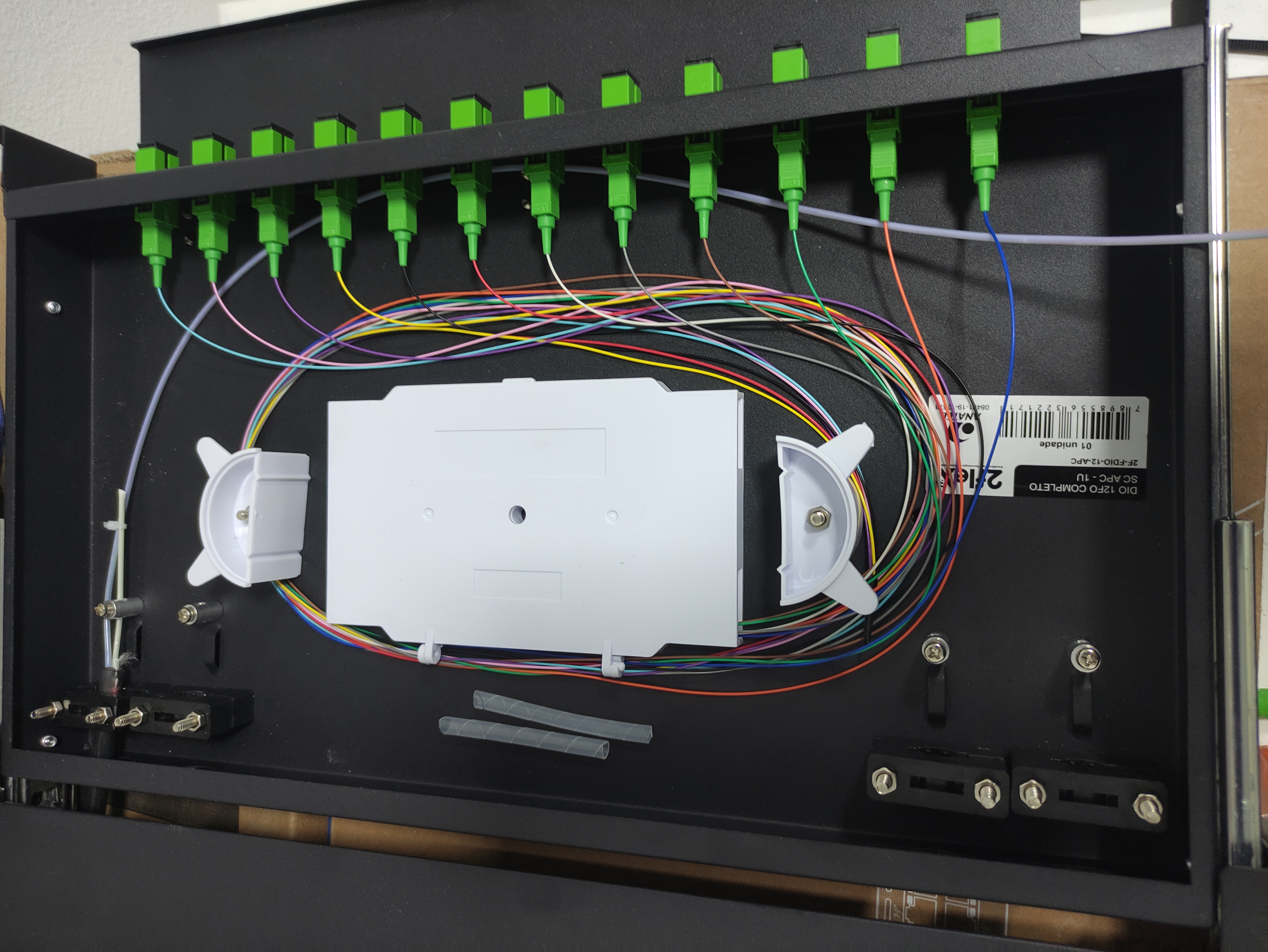 Instalação de fibra óptica empresarial