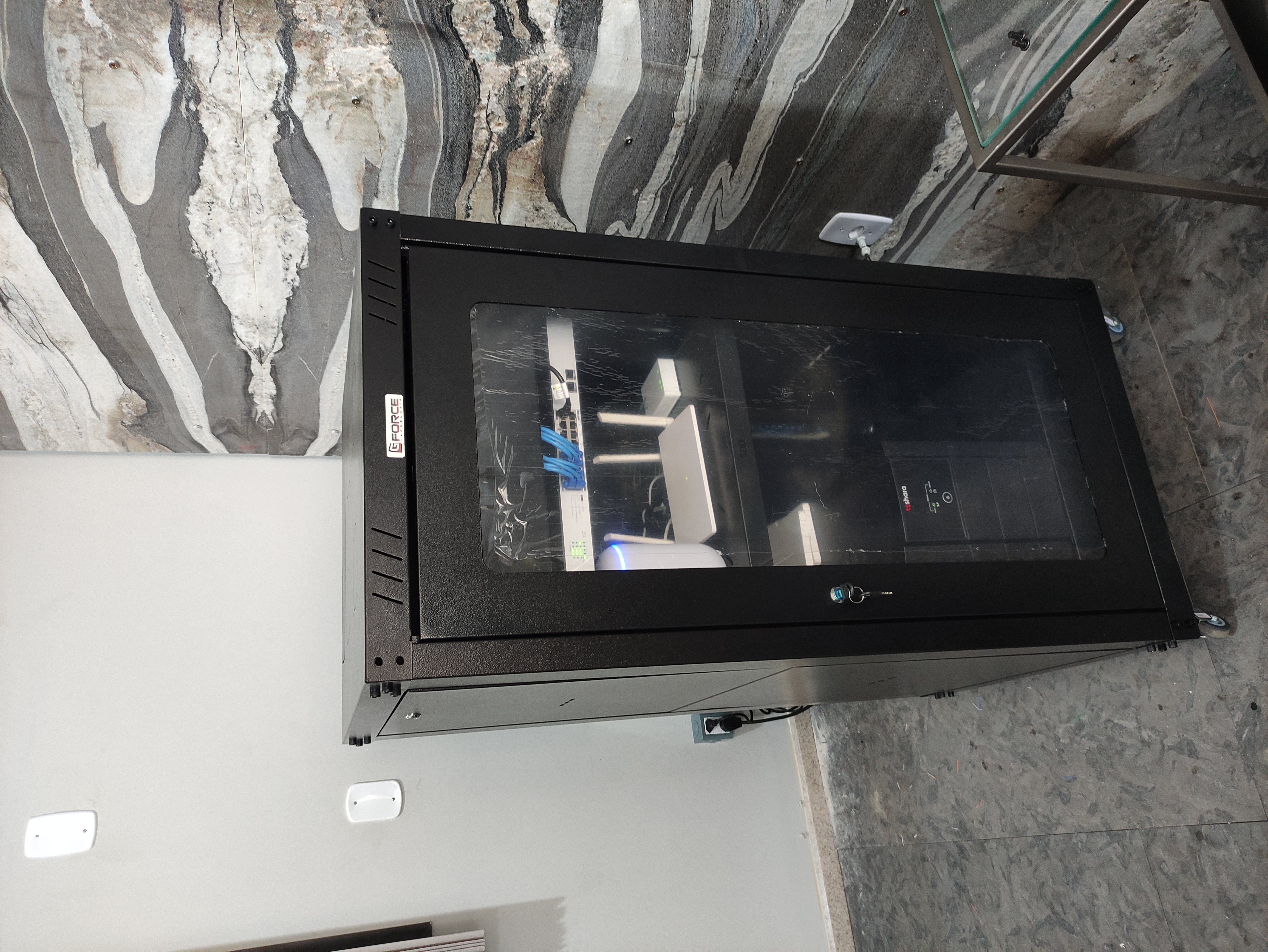 Distribuição de sinal Wi-Fi em ambientes amplos